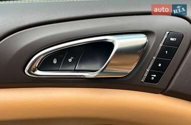 Внедорожник / Кроссовер Porsche Cayenne 2013 в 