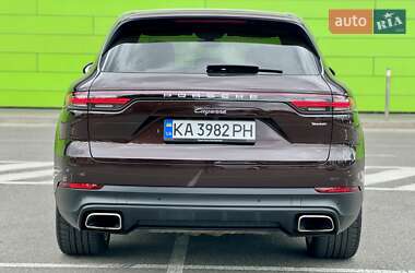 Внедорожник / Кроссовер Porsche Cayenne 2018 в 