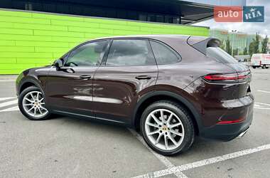 Внедорожник / Кроссовер Porsche Cayenne 2018 в 