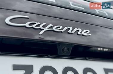 Внедорожник / Кроссовер Porsche Cayenne 2018 в 
