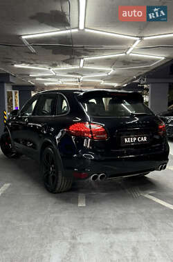 Внедорожник / Кроссовер Porsche Cayenne 2011 в 