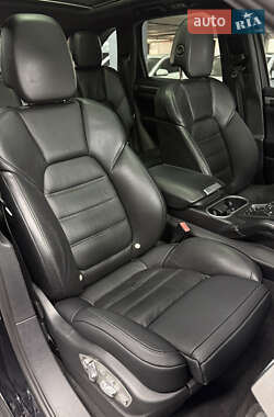 Внедорожник / Кроссовер Porsche Cayenne 2011 в 