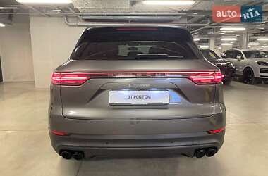 Внедорожник / Кроссовер Porsche Cayenne 2019 в 