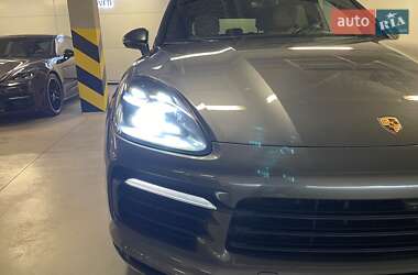 Внедорожник / Кроссовер Porsche Cayenne 2019 в 
