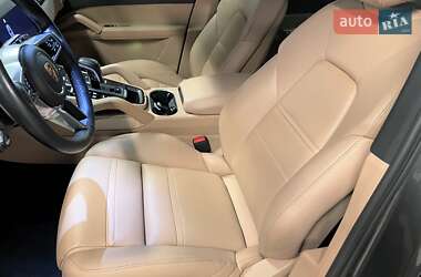 Внедорожник / Кроссовер Porsche Cayenne 2019 в 