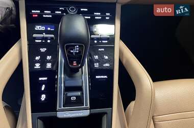 Внедорожник / Кроссовер Porsche Cayenne 2019 в 