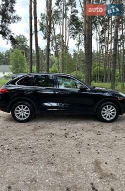 Внедорожник / Кроссовер Porsche Cayenne 2014 в 