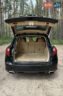 Внедорожник / Кроссовер Porsche Cayenne 2014 в 