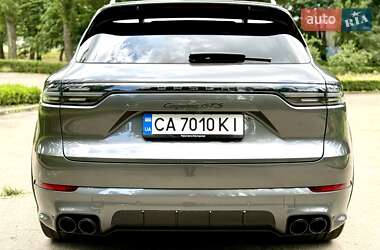 Позашляховик / Кросовер Porsche Cayenne 2022 в 