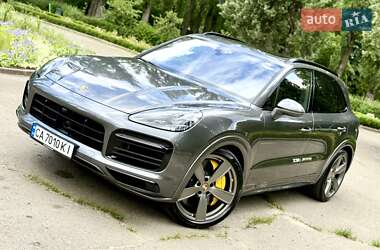 Позашляховик / Кросовер Porsche Cayenne 2022 в 