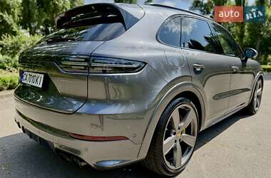 Позашляховик / Кросовер Porsche Cayenne 2022 в 