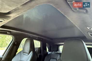 Позашляховик / Кросовер Porsche Cayenne 2022 в 