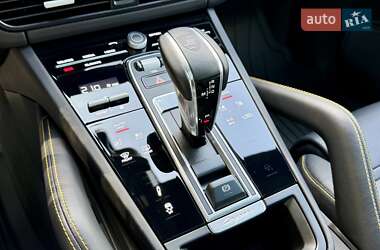 Позашляховик / Кросовер Porsche Cayenne 2022 в 