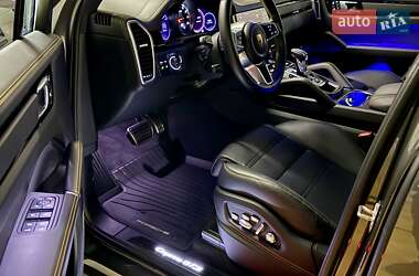 Позашляховик / Кросовер Porsche Cayenne 2022 в 
