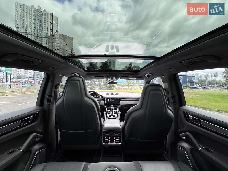 Внедорожник / Кроссовер Porsche Cayenne 2019 в Киеве