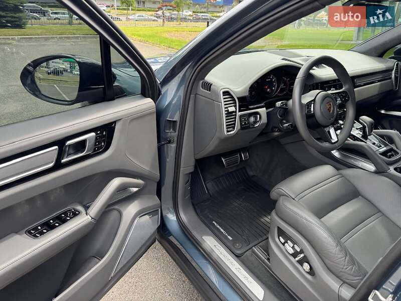 Внедорожник / Кроссовер Porsche Cayenne 2019 в Киеве