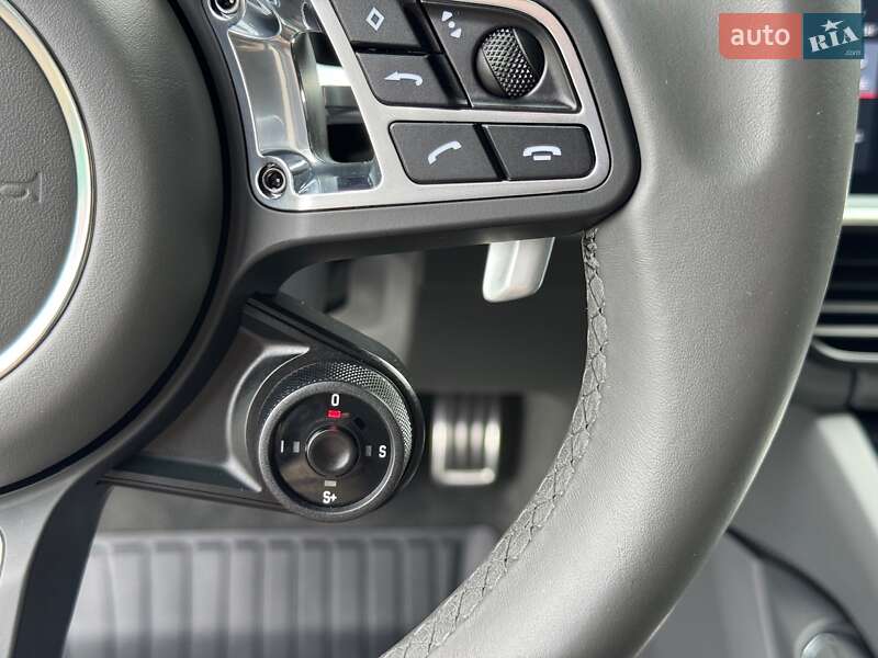 Внедорожник / Кроссовер Porsche Cayenne 2019 в Киеве