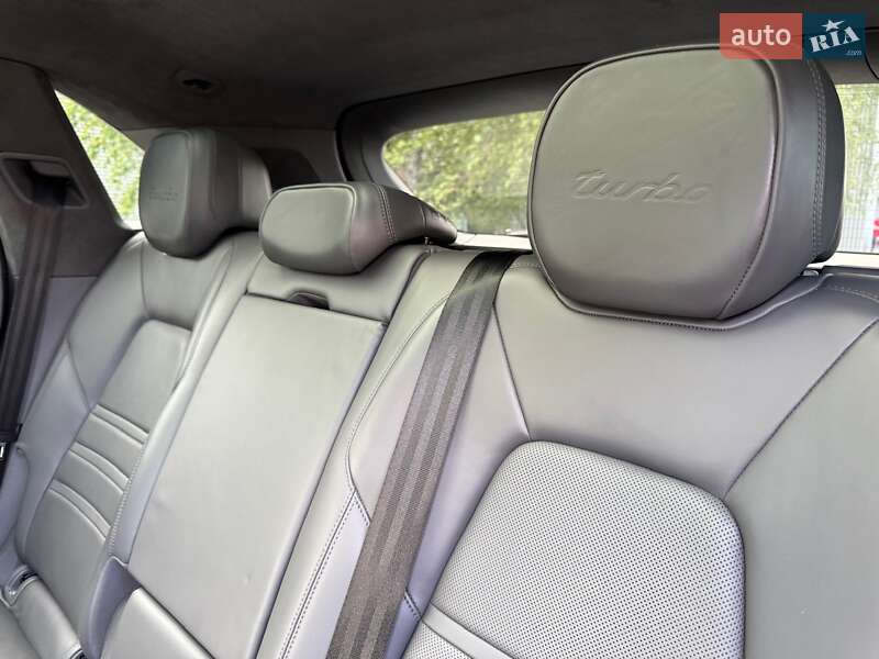 Внедорожник / Кроссовер Porsche Cayenne 2019 в Киеве