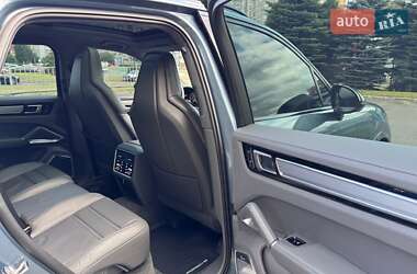 Внедорожник / Кроссовер Porsche Cayenne 2019 в 