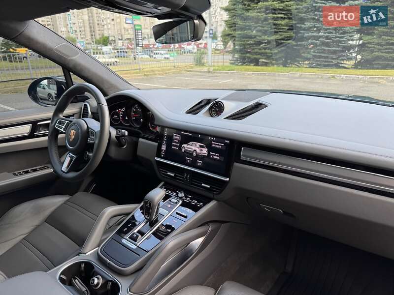 Внедорожник / Кроссовер Porsche Cayenne 2019 в Киеве