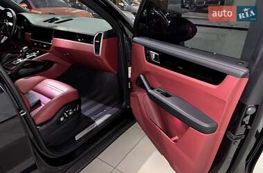 Внедорожник / Кроссовер Porsche Cayenne 2019 в 