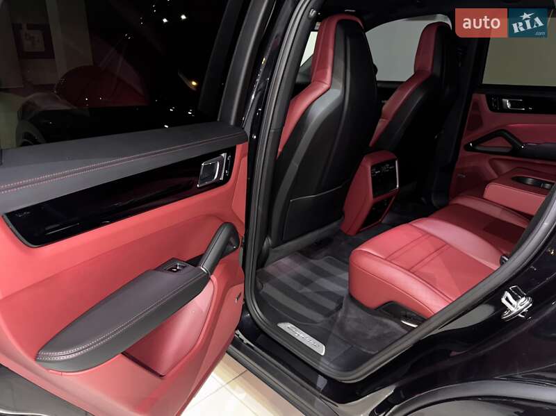 Внедорожник / Кроссовер Porsche Cayenne 2019 в Одессе