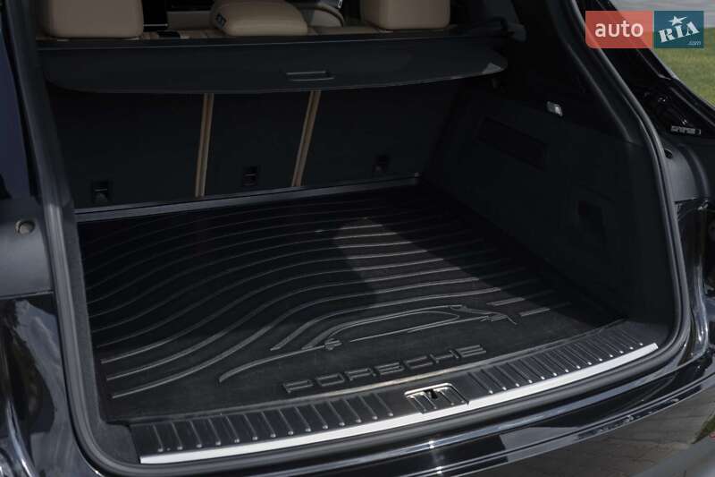 Внедорожник / Кроссовер Porsche Cayenne 2018 в Ровно