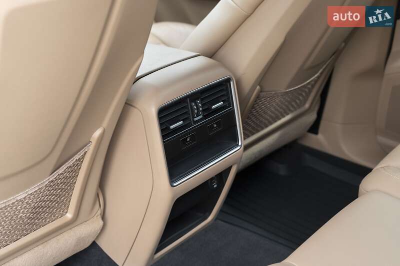 Внедорожник / Кроссовер Porsche Cayenne 2018 в Ровно