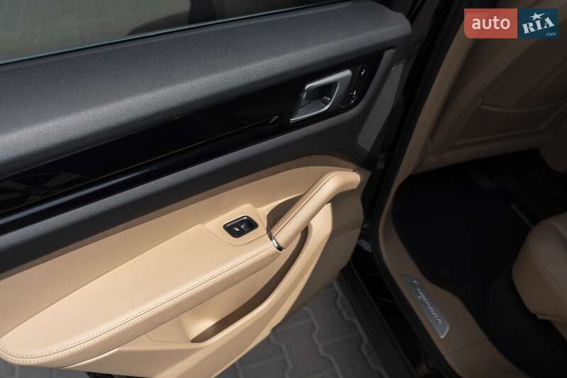 Внедорожник / Кроссовер Porsche Cayenne 2018 в Ровно