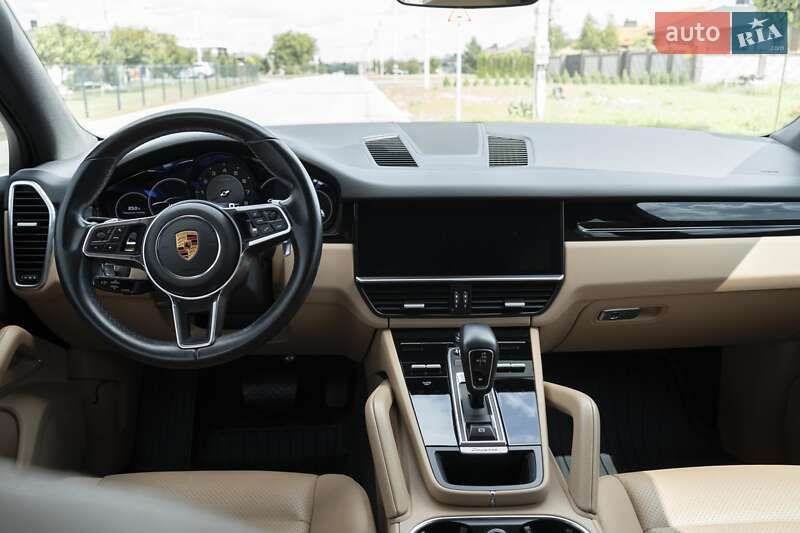 Внедорожник / Кроссовер Porsche Cayenne 2018 в Ровно