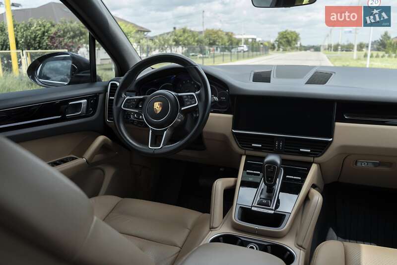 Внедорожник / Кроссовер Porsche Cayenne 2018 в Ровно