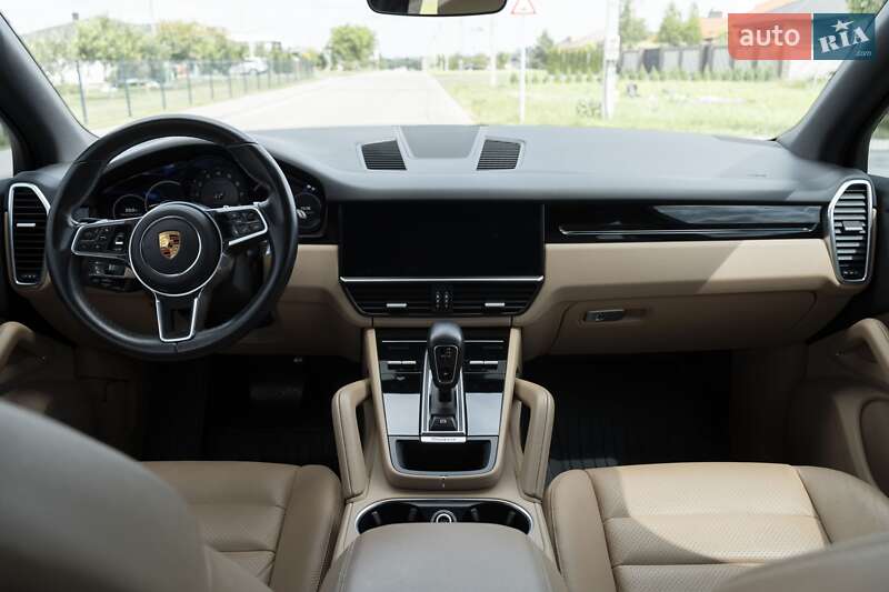 Внедорожник / Кроссовер Porsche Cayenne 2018 в Ровно