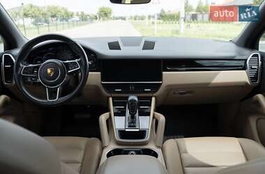 Позашляховик / Кросовер Porsche Cayenne 2018 в 