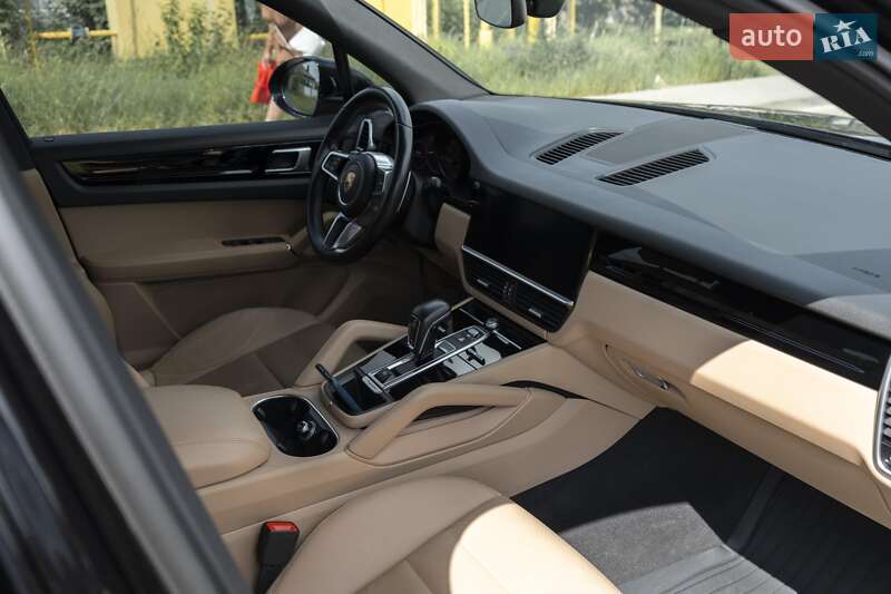 Внедорожник / Кроссовер Porsche Cayenne 2018 в Ровно