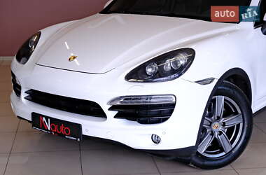 Внедорожник / Кроссовер Porsche Cayenne 2011 в 