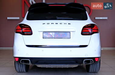 Внедорожник / Кроссовер Porsche Cayenne 2011 в 