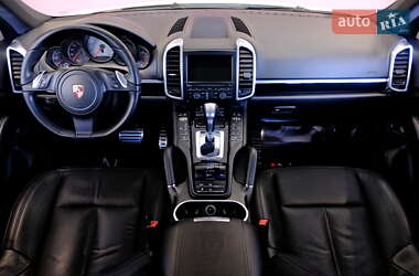 Внедорожник / Кроссовер Porsche Cayenne 2011 в 