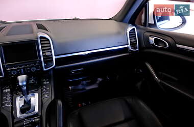 Внедорожник / Кроссовер Porsche Cayenne 2011 в 
