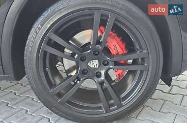 Внедорожник / Кроссовер Porsche Cayenne 2011 в 