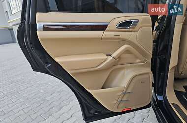Внедорожник / Кроссовер Porsche Cayenne 2011 в 