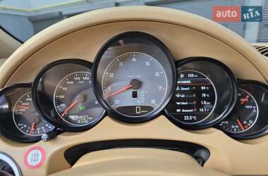 Внедорожник / Кроссовер Porsche Cayenne 2011 в 