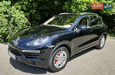 Позашляховик / Кросовер Porsche Cayenne 2011 в Чернівцях