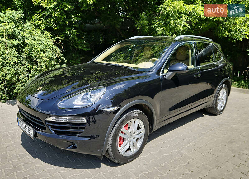 Позашляховик / Кросовер Porsche Cayenne 2011 в Чернівцях
