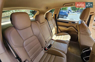 Позашляховик / Кросовер Porsche Cayenne 2011 в Чернівцях