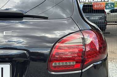Внедорожник / Кроссовер Porsche Cayenne 2010 в 