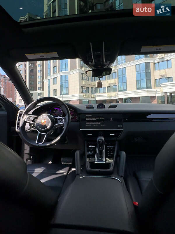 Внедорожник / Кроссовер Porsche Cayenne 2022 в Киеве