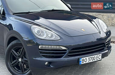 Внедорожник / Кроссовер Porsche Cayenne 2012 в 