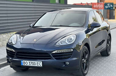 Внедорожник / Кроссовер Porsche Cayenne 2012 в 