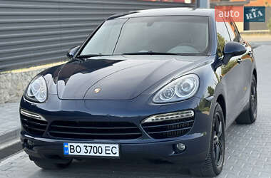 Внедорожник / Кроссовер Porsche Cayenne 2012 в 