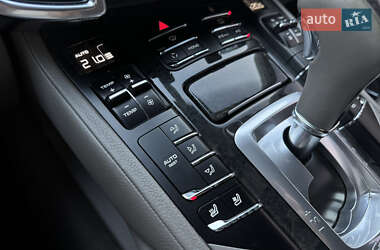 Внедорожник / Кроссовер Porsche Cayenne 2012 в 